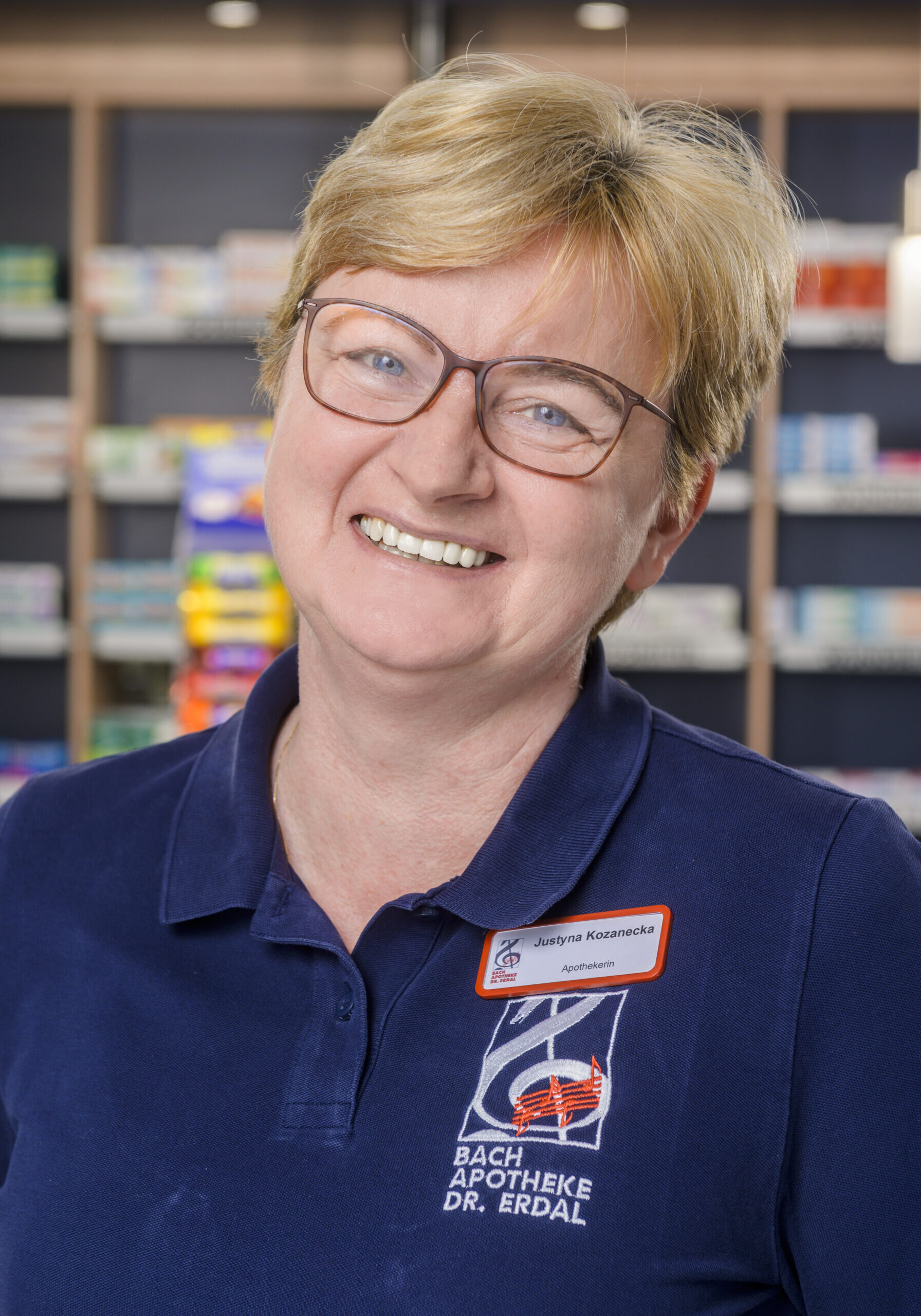 Justyna Kozanecka 05.04.25 WWW.SCHEFFEN.DE
Dr Erdal Apotheken
Foto:
HENNING SCHEFFEN PHOTOGRAPHY
MOBIL: 01773193050
WWW.SCHEFFEN.DE
Henning@SCHEFFEN.DE
Friedrich-Engels-Str. 31
30880 Laatzen
Region Hannover / Niedersachsen / GERMANY